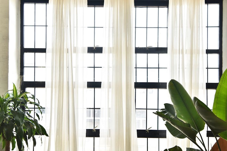 Art Deco Light & Airy Homey Loft - Image 2