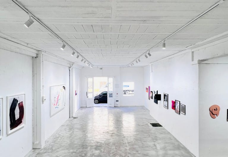 Ancien atelier devenu espace d'art au c?ur du Port de Nice - Image 0