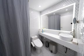 Studio With Amazing Views near Dimes Square - Image 7