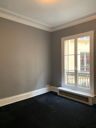 Amazing showroom in Saint-Germain - Image 3