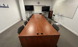 Spacious , quiet and clean room 124 at University of San Jose - Image 4