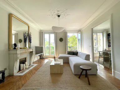 Bel appartement Haussmanien, alliant modernité et cachet de l'ancien - Image 0