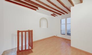 Belle Boutique pr�s du Sacr� Coeur, Montmartre - Image 3