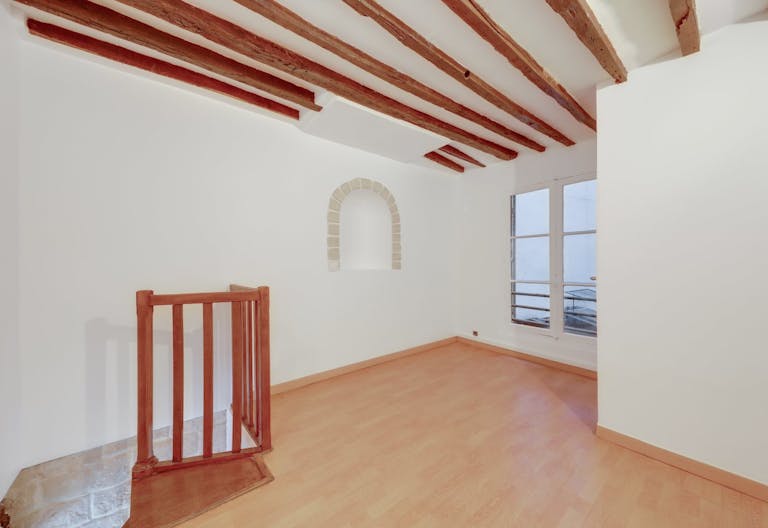 Belle Boutique pr�s du Sacr� Coeur, Montmartre - Image 3