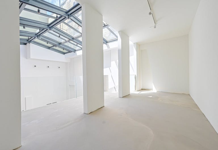 Magnifique espace sous verri�re � proximit� du Palais Royal - Image 1
