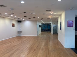 Entire Floor in SOHO with 2 extra rooms! - Image 5