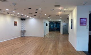 Entire Floor in SOHO with 2 extra rooms! - Image 5