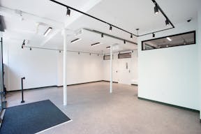 Elegant SoHo Storefront with All Glass Front - Image 2