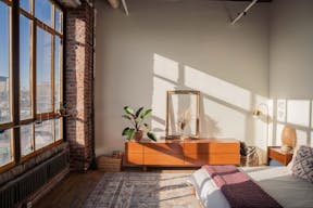 Unique Industrial Loft/ Photo Studio w/ amazing Kitchen & Bathroom - Image 4