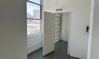 Professional Office Space in South LA - Image 5