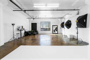 Modern Space w/ Natural Light and Cyc Wall- Industrial Construction Production Studio - Image 2