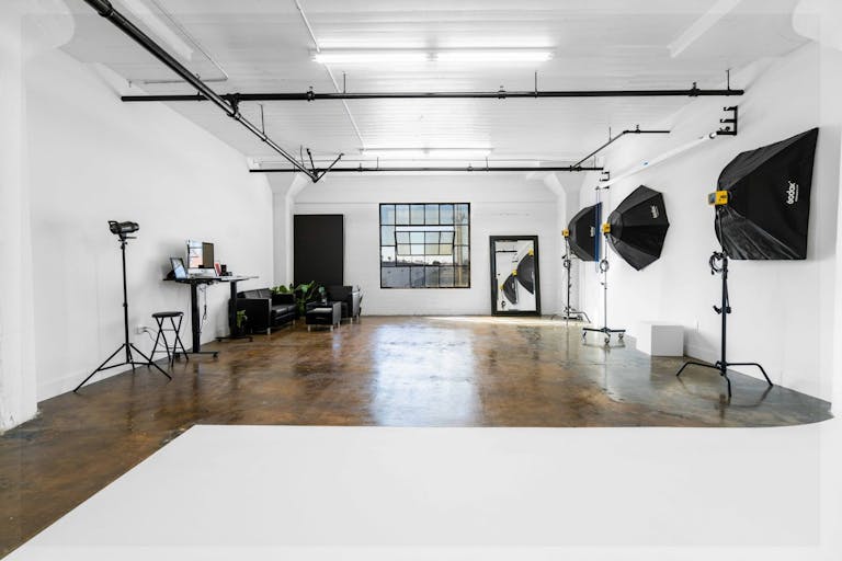 Modern Space w/ Natural Light and Cyc Wall- Industrial Construction Production Studio - Image 2