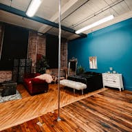 Industrial Riverside Creative Studio Loft - Image 2