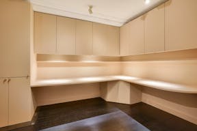 Pop-Up Boutique - Image 5