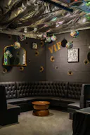 Lounge + Photography Studio - Image 9