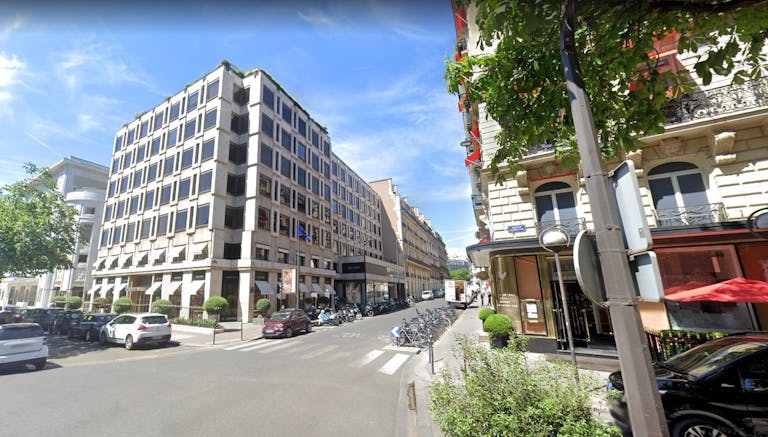 Prime Location Boutique - Triangle d'Or - Paris 8th - Image 4