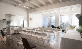 DTLA Grand Loft with High Ceilings - Image 9