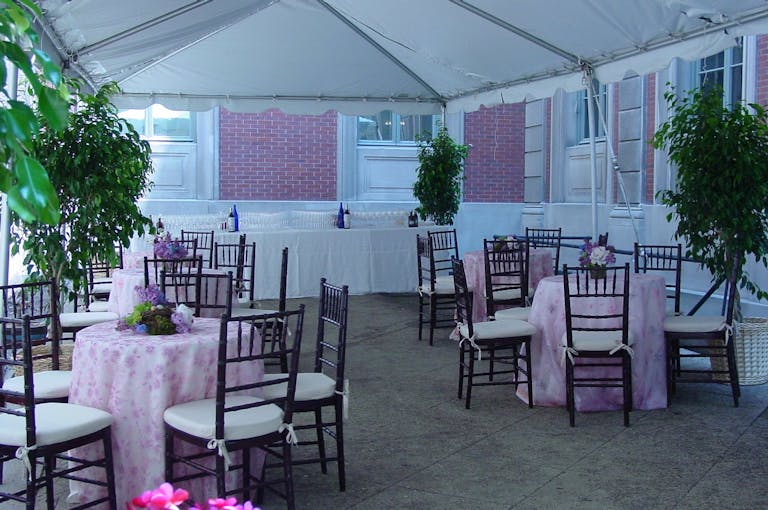 Historic Showroom in Prime UES - Image 4