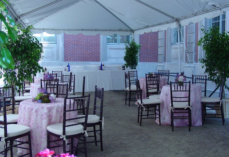 Historic Showroom in Prime UES - Image 4