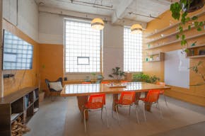 Warm Sunlit Conference Room in West Town - Image 0