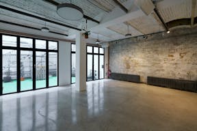 Entire art gallery in Le Marais, Paris - Image 20