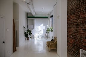 Storefront & Photo Studio w/ Inventory Room (Bed Stuy) - Image 4