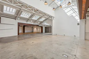 Event Showroom & Boutique near le Marais & Bastille - Image 9