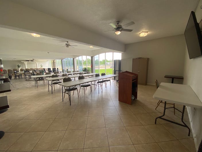 Multiple spaces for rent in the hip Houston Heights area - Image 2