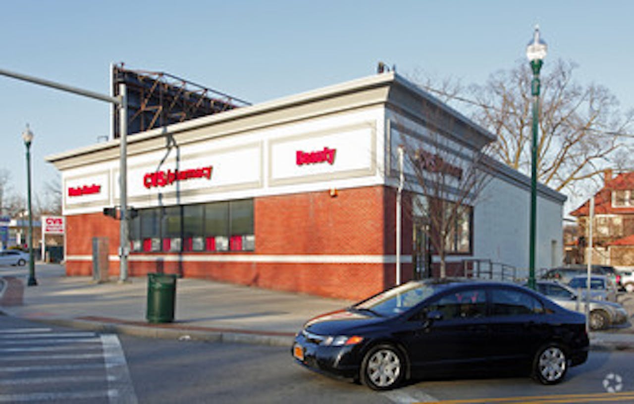 Versatile Temporary Shop in New Rochelle - Image 0