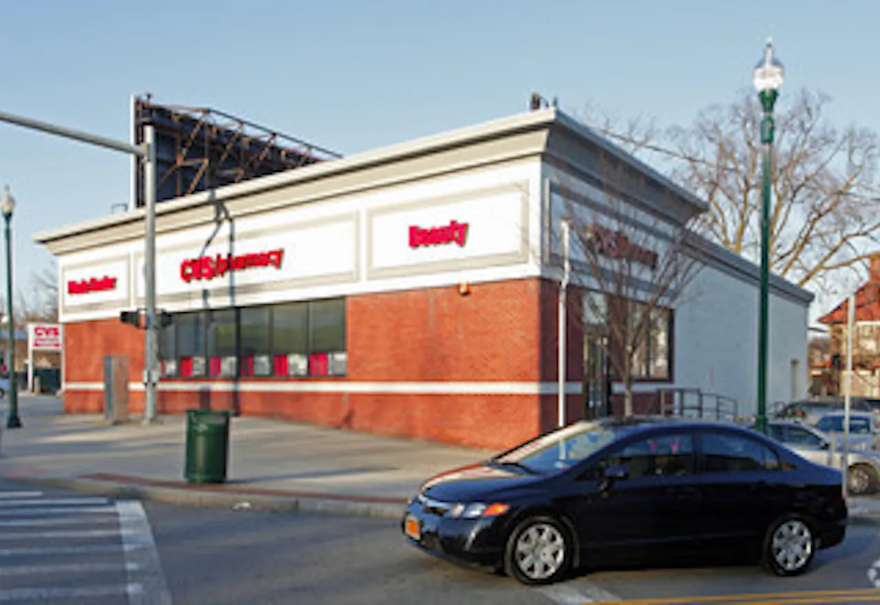 Versatile Temporary Shop in New Rochelle - Image 0