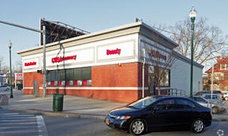 Versatile Temporary Shop in New Rochelle - Image 0