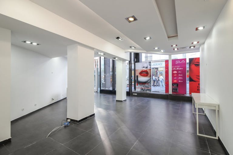 Boutique for Rent - Close to Montorgueil - Ideal for Pop-Up Store / Showroom - Image 3