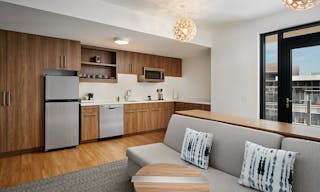 Vibrant Nashville Meeting Space - Image 5