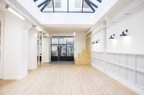 Gorgeous space in le Haut Marais - Image 4