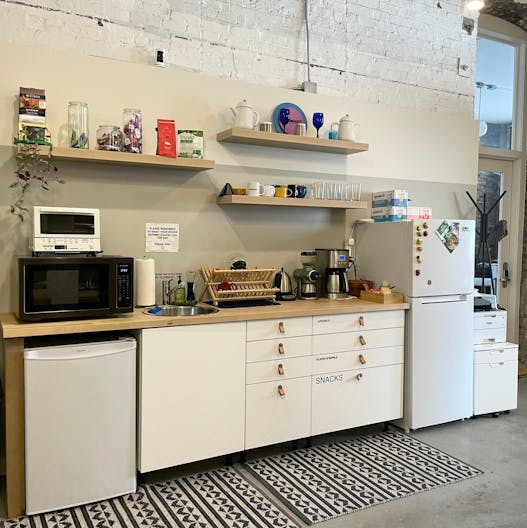 Beautiful Artistic Loft Space - Coworking - Image 2