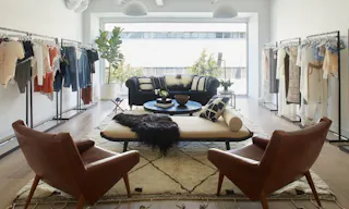 Beautiful 3-Story Space on Melrose - Image 6