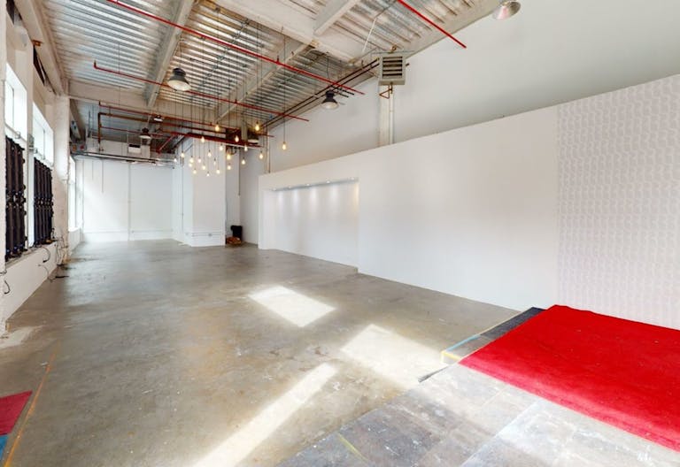 Broadway Retail Space - Image 4