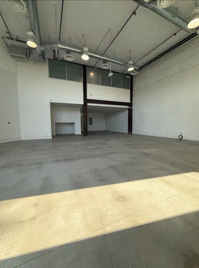 Designer LA space with soaring ceilings and bright indoor‑outdoor feel - Image 2
