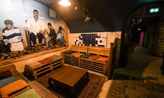 Bar atypique d�cor� par des artistes en plein quartier Montorgueil - Image 7