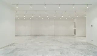 Show Room - Image 6