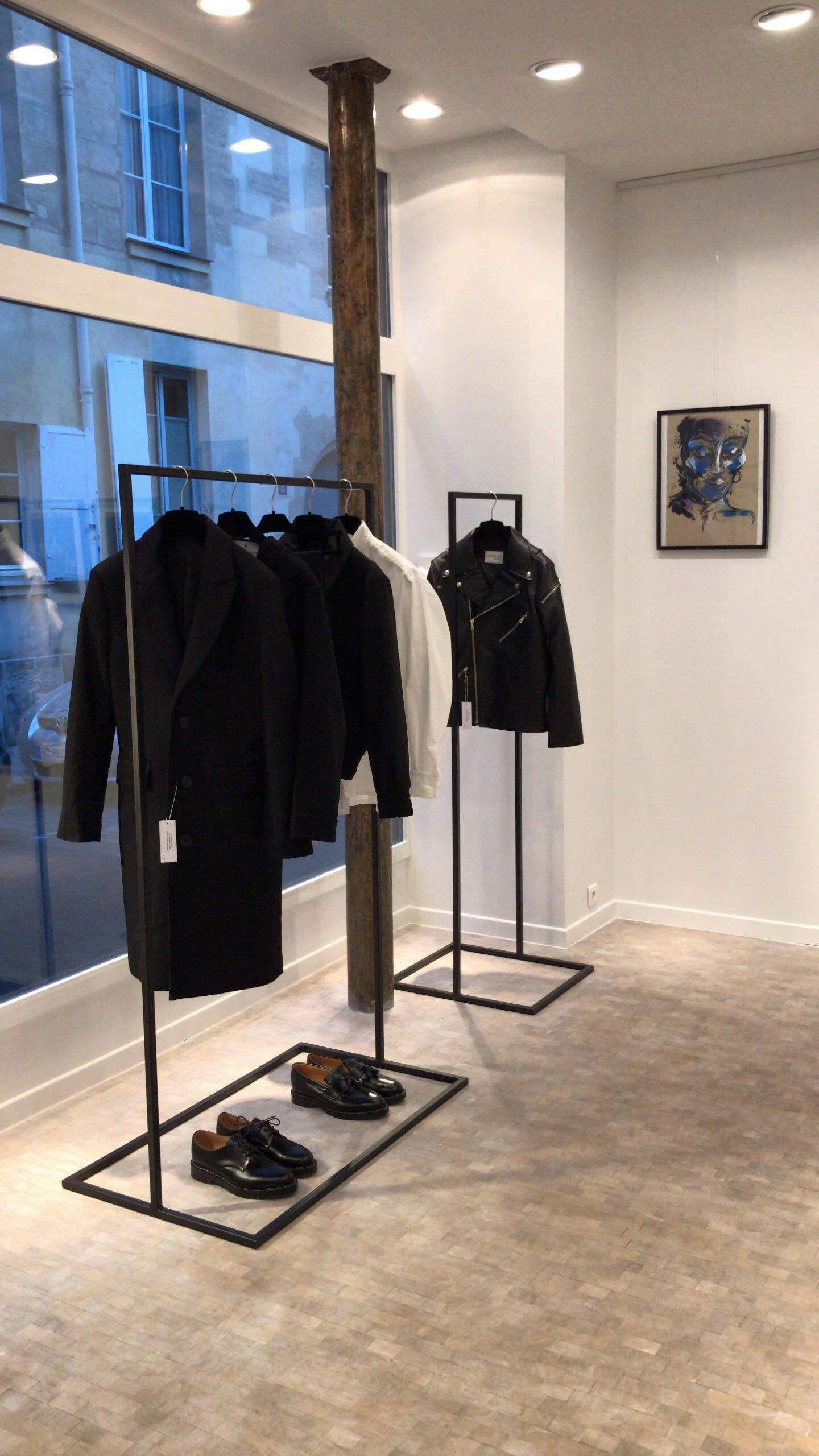 Modern 37 sqm Gallery and Showroom in Le Marais