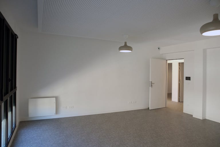 Location bureau individuel avec acc�s aux communs, dans un immeuble d'architecte coeur des Chartrons � Bordeaux - 30M2 - Image 1