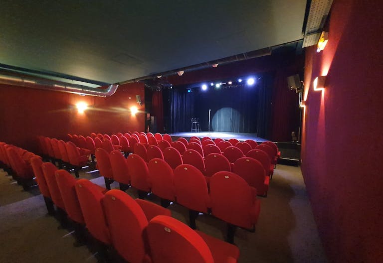 Local commercial d'environ 180m� - A deux pas du Triangle d'Or - Image 0