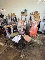 Boutique on Melrose Avenue - Image 4
