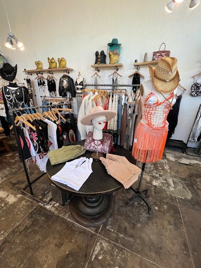 Boutique on Melrose Avenue - Image 4
