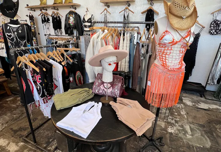 Boutique on Melrose Avenue - Image 4