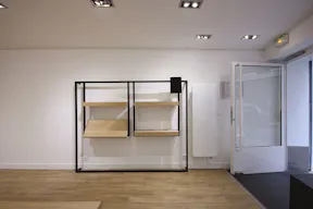 White box Pop Up Boutique Rue Debelleyme - Image 8