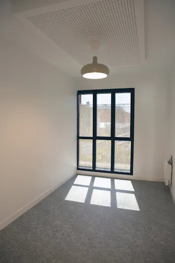 Bureau privatif et acc�s aux communs, dans un immeuble d'architecte au coeur des Chartrons � Bordeaux - 19M2 - Image 0