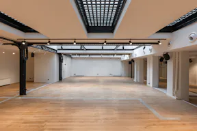 Espace showroom en plein cœur du marais  - Image 11