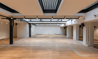 Espace showroom en plein cœur du marais - Image 11